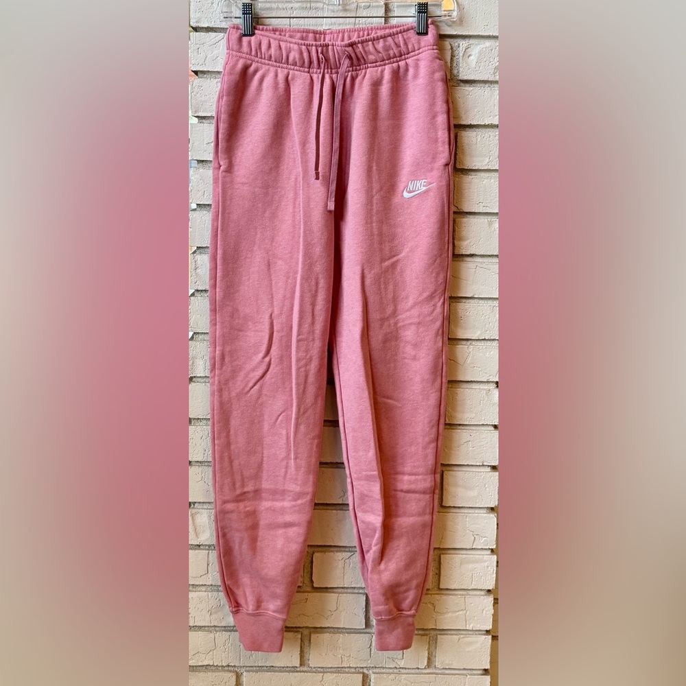 Nike Women’s Pink Sweatpants NWOT